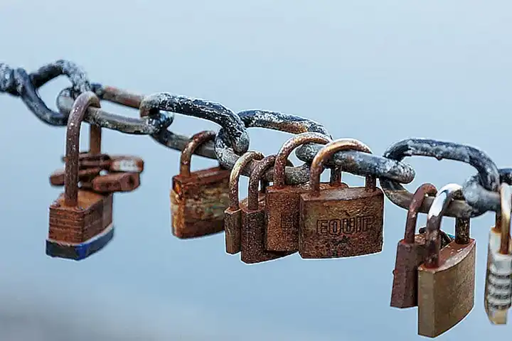 Entdecken Sie dieschönste Schlösser der Schweiz: Eine umfassende Reise durch Geschichte und Architektur